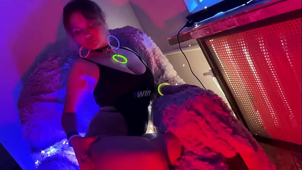 Nonton Marycandy Loves Her Sexy Body thumbnail