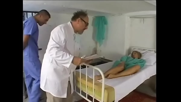 Play MP4 - Horny psychiatric male nurse seduces beautiful patient and licks her wet pussy