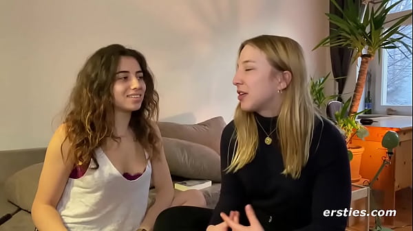 Play MP4 - German Babes Enjoy a Dildo