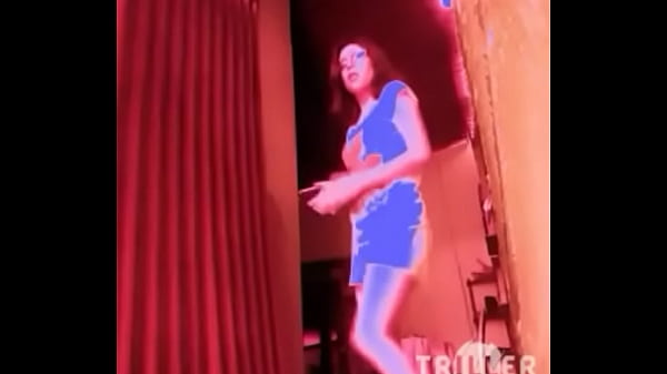 Nonton Chica Bailando Sensualmente thumbnail