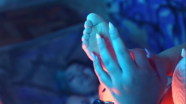 Lesbian tickling feet 