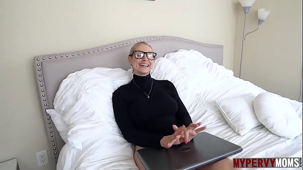 Sarah Vandella her stepson andbreaks out her cunt