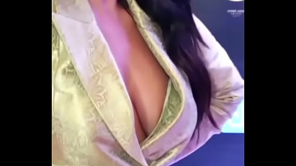 Nonton Indian Hot Boobs thumbnail