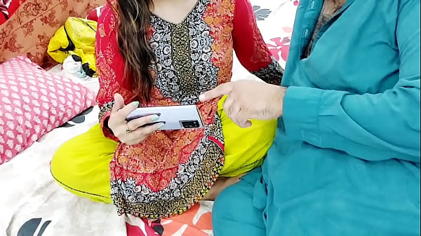 Play MP4 - PAKISTANI REAL HUSBAND WIFE WATCHING DESI PORN ON MOBILE THAN HAVE ANAL SEX WITH CLEAR HOT HINDI AUDIO