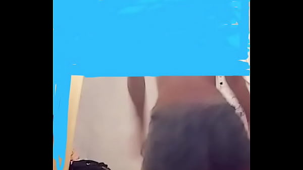 Una amigabailando sexy