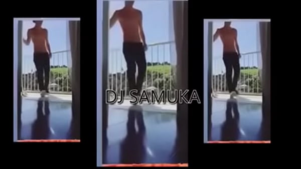 Mr Shuffle dan&ccedil_ando em cima da piroca gostosa do novinha ruivinha gostosa piranha vagabunda