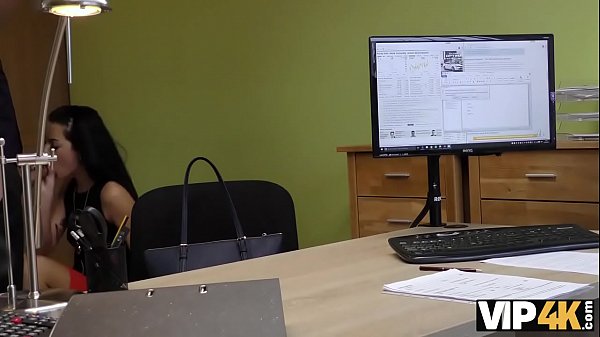 VIP4K. Die Tochter des Millionärs kann keine Steuern zahlen undbraucht einen großen_Kredit