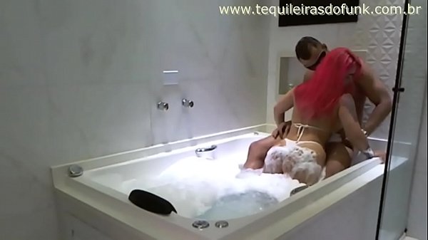 Débora Fantine na_Hidro com Dotadão