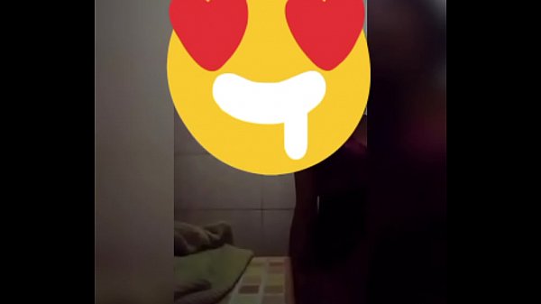 Se moja todo mientras le baila a la c&aacute;mara 