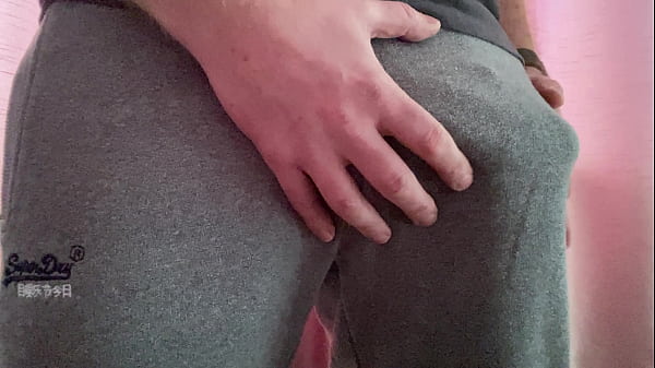 Play MP4 - Mr Big Dick UK is back from the gym and feeling horny