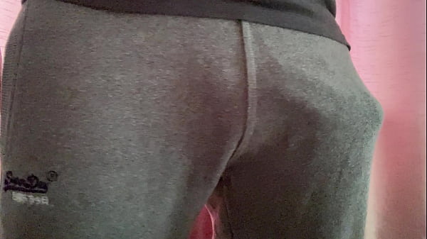 Mr_Big DickUK is back fromthe gymand feeling horny