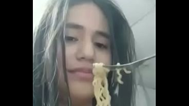 Nonton Eating Food With Cum thumbnail