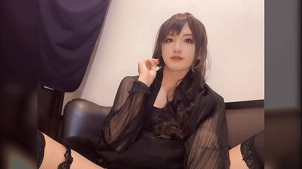 A video that a cute hangs on his crotch and smiles 