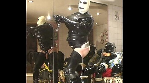 Roxina2005LatexSlutShow240305XXL.MPG 