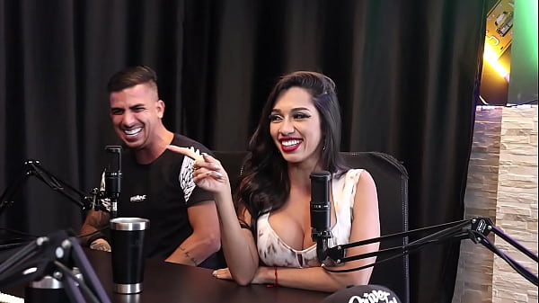 Eles_se conheceram emuma festa clandestina na pandemia e elaque o pediu em_namoro Casal Fada Prazeres SHEERRED