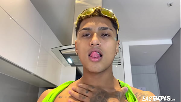 Gentlemen, Thiago Kurly is another gorgeous boy from Colombia, his muscular body and big cock with a combination of hot South American blo*d is a guarantee of an amazing show, in the full video you can enjoy muscle worship, massage, handjob and a finale 