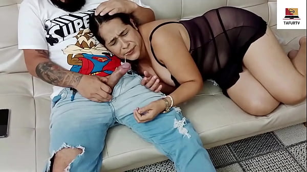 mihermanastra me_chupa laverga mientras_estamos_solos