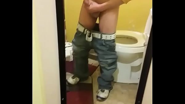 Play MP4 - me playing for a milf 2&period; jalandomela para una madurita 2