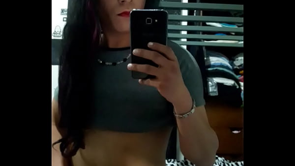 Estoy sola en casa y aprovecho para tocarme 