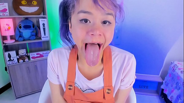 Play MP4 - Lila Jordan escupe en un vaso para ti