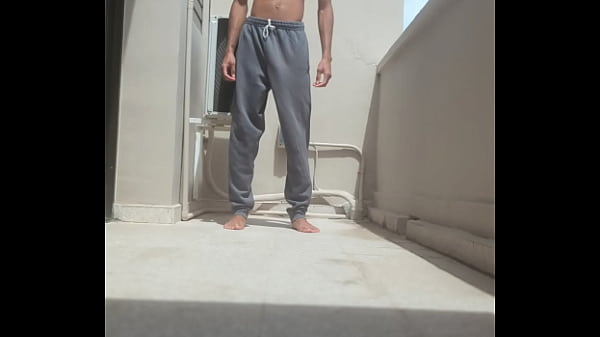 Nonton Thetitusbull Letting The Neighbors Wife Watch His Bbc Hangout. thumbnail