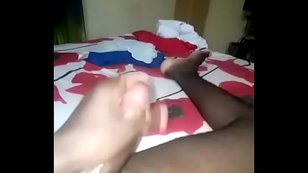 Play MP4 - On my bed 1