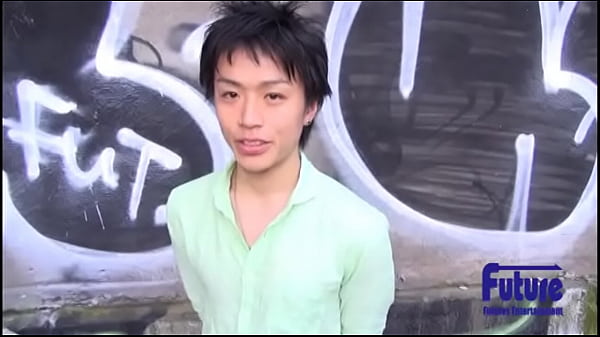 二重の透き通るような瞳&hellip;弟にしたくなるようなキャラ&hellip;無垢で可愛らしい微笑み&hellip;そんなスタッフイチオシの21才をガチナン！最初はかなり警戒していた彼&hellip;時間をかけてスタジオへ。。。服を脱ぐと部活で鍛え上げたスジ筋の肉体美を披露！エロパンに着替えてもらい本編へ！ローションを、使うとムクムク勃起しだし&hellip;腰を動かし感じまくる！乳首を舐めると&hellip;『あぁ&hellip;あぁ』とモロ感の喘ぎ声が漏れる&hellip; thumbnail