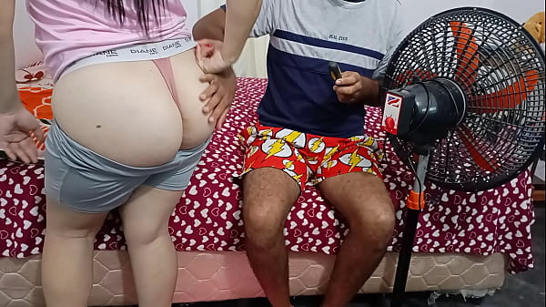 Soy El Nuevo Mecanico De Mi Madrastra: Cuando Ella Llega Me Muestra Su Nueva Ropa Interior Y No Pude Resistir A Follarla Por El Culo thumbnail