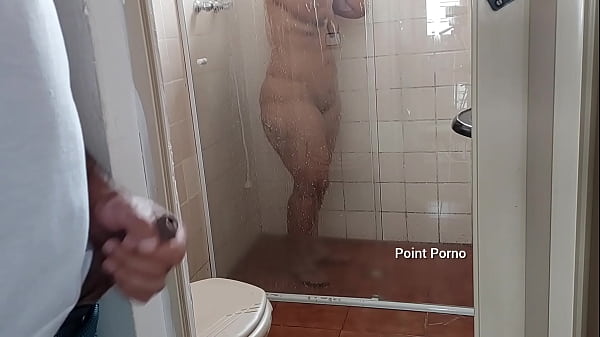 Play MP4 - Minha madrasta sempre toma banho com a porta aberta pra eu espiar ela