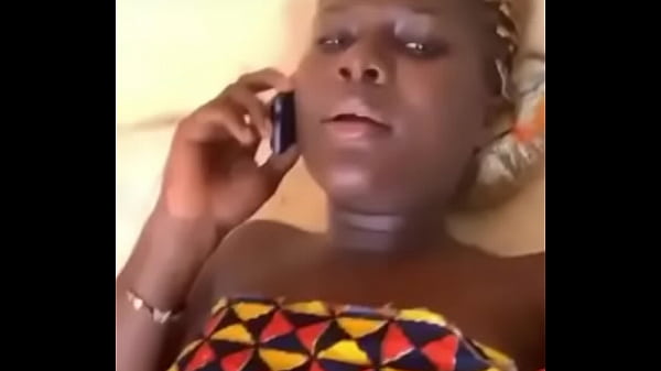 Nonton Son Marie L&rsquo;appelle Pendant La Baise thumbnail