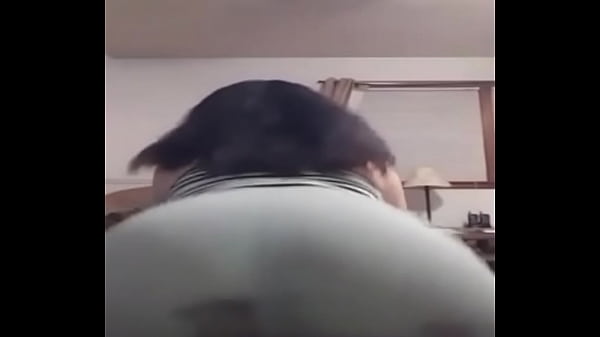Thick latina popping ass