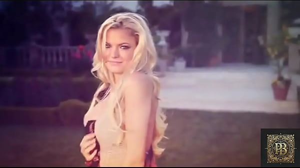 Swimming_pool Solo Naked