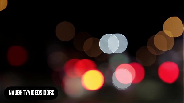 Caroline_Moraes recebe massagistano motel