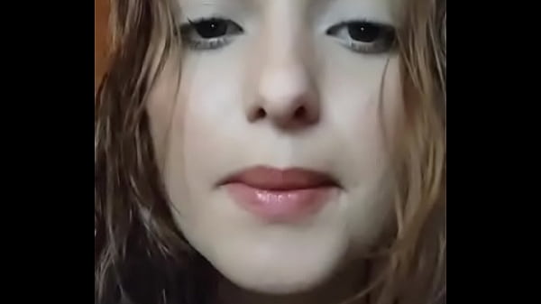 Play MP4 - Leslie abre las nalgas