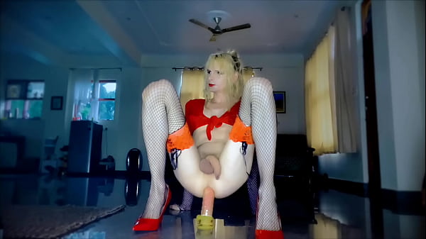 Play MP4 - Anal jumping with a magic bottle