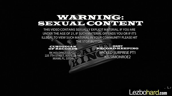 Nonton (kelsi Monroe & Khloe Kapri) Lesbians Cute Girls Make Love On Camera Clip-17 thumbnail