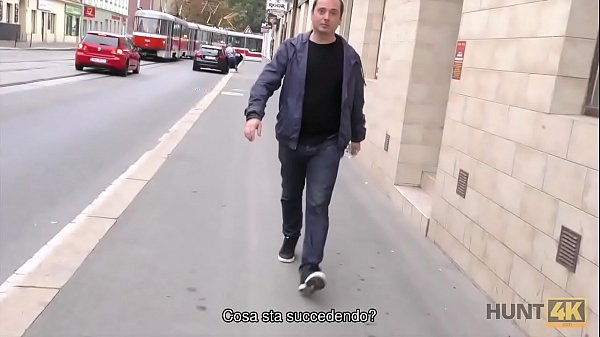 Play MP4 - HUNT4K&period; Quando BF riceve denaro&comma; non gli importa di barare