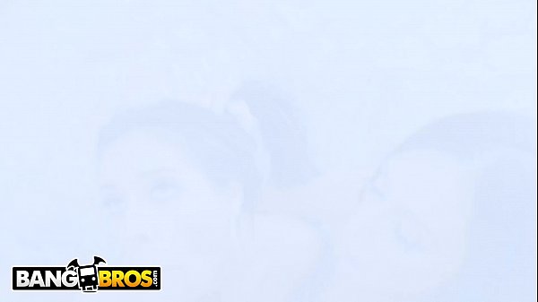 Play MP4 - BANGBROS - Jynx Maze Shares Gardener's Big Cock With Step Mom Ariella Ferrera