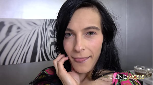 Play MP4 - Flirty femme fatale teases you with her amazing body