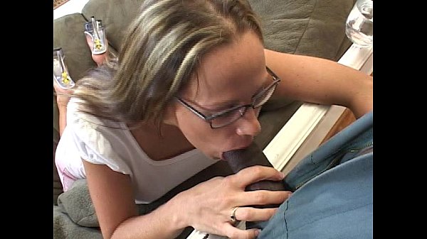 Play MP4 - Bored big tits housewife seduces the courier guy for his big black cock