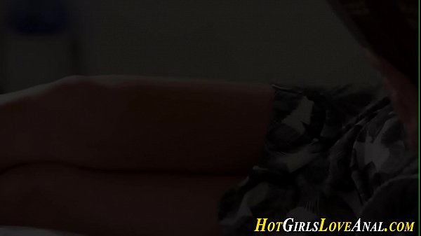 Nonton Busty Les Newbie Eats Out thumbnail