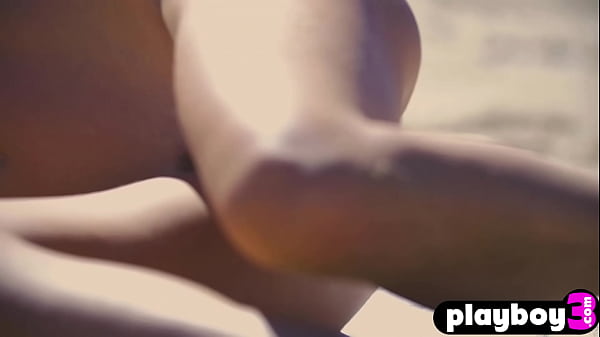 Play MP4 - Small tits model posed on the beach and showed pussy