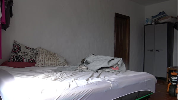 Play MP4 - hot egyptian cuckold stepmother with stepson in London