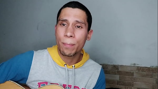 Play MP4 - Garoto brasileiro se divertindo