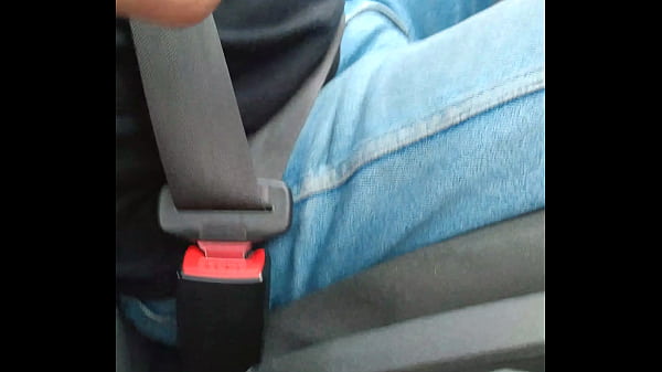 El taxista cuandome subinote que se andaba acomodando el bulto_y eso mecalentó y lo grabe