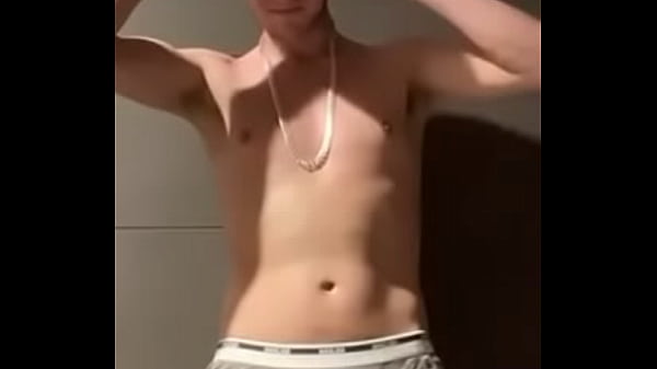 Strip tease naked exposure 