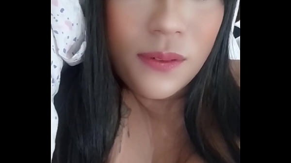 Play MP4 - Pamela Ferrary fazendo um comunicado e depois levando PICA no cuzinho e claro se alimentando com o leitinho que ela adora