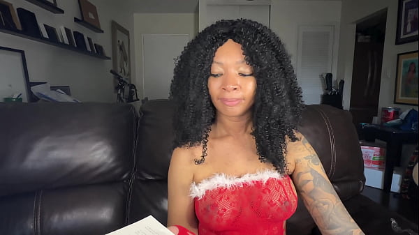 Play MP4 - Eva Parker Reads Christmas stories Day 2 of 5