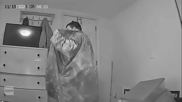 Play MP4 - My Security Cam caught me changing&period;