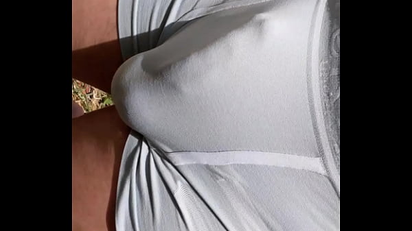 Play MP4 - Hardon in tight shorts